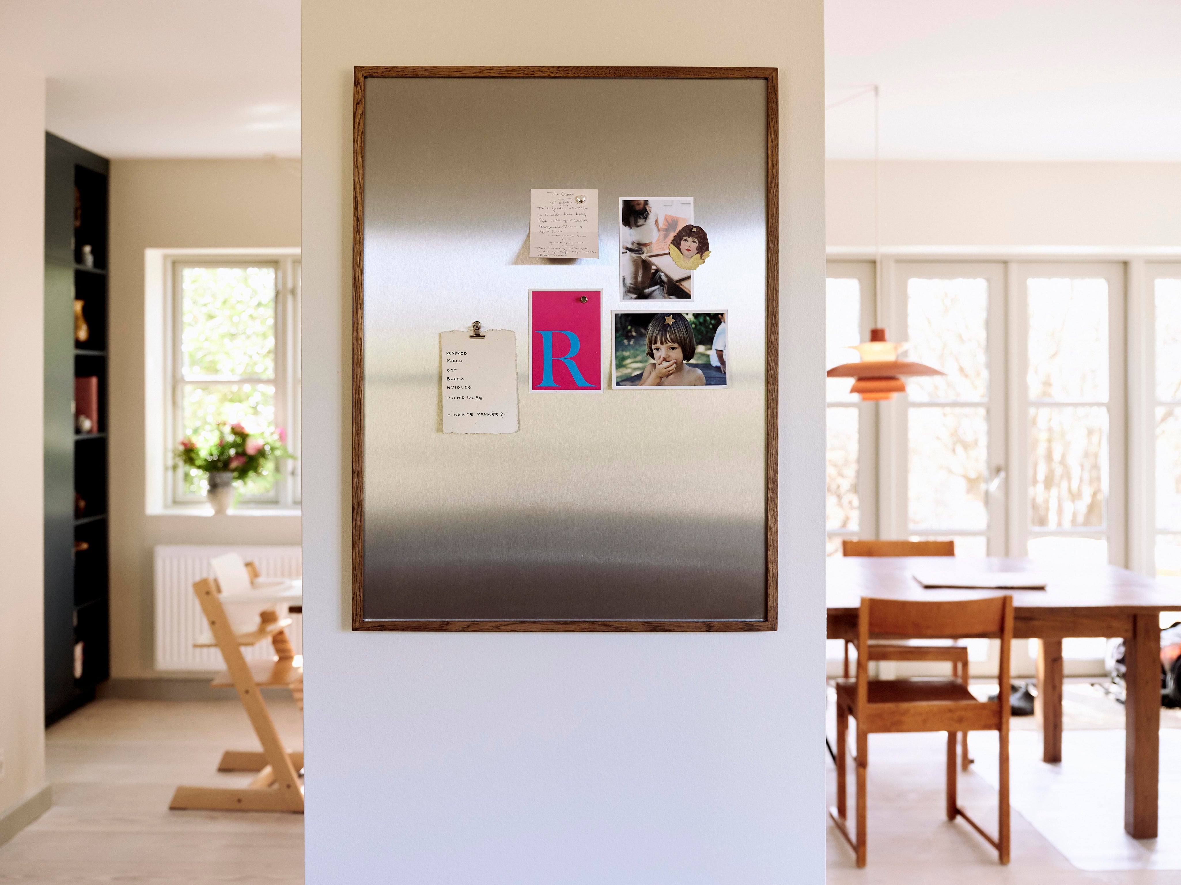 Rahmt-Furniture_MAGNETIC_STEEL_BOARD_DARK_OAK_LOW-RES_010_d53b595d-af70-4516-ac1b-937eb2b08e8e.jpg