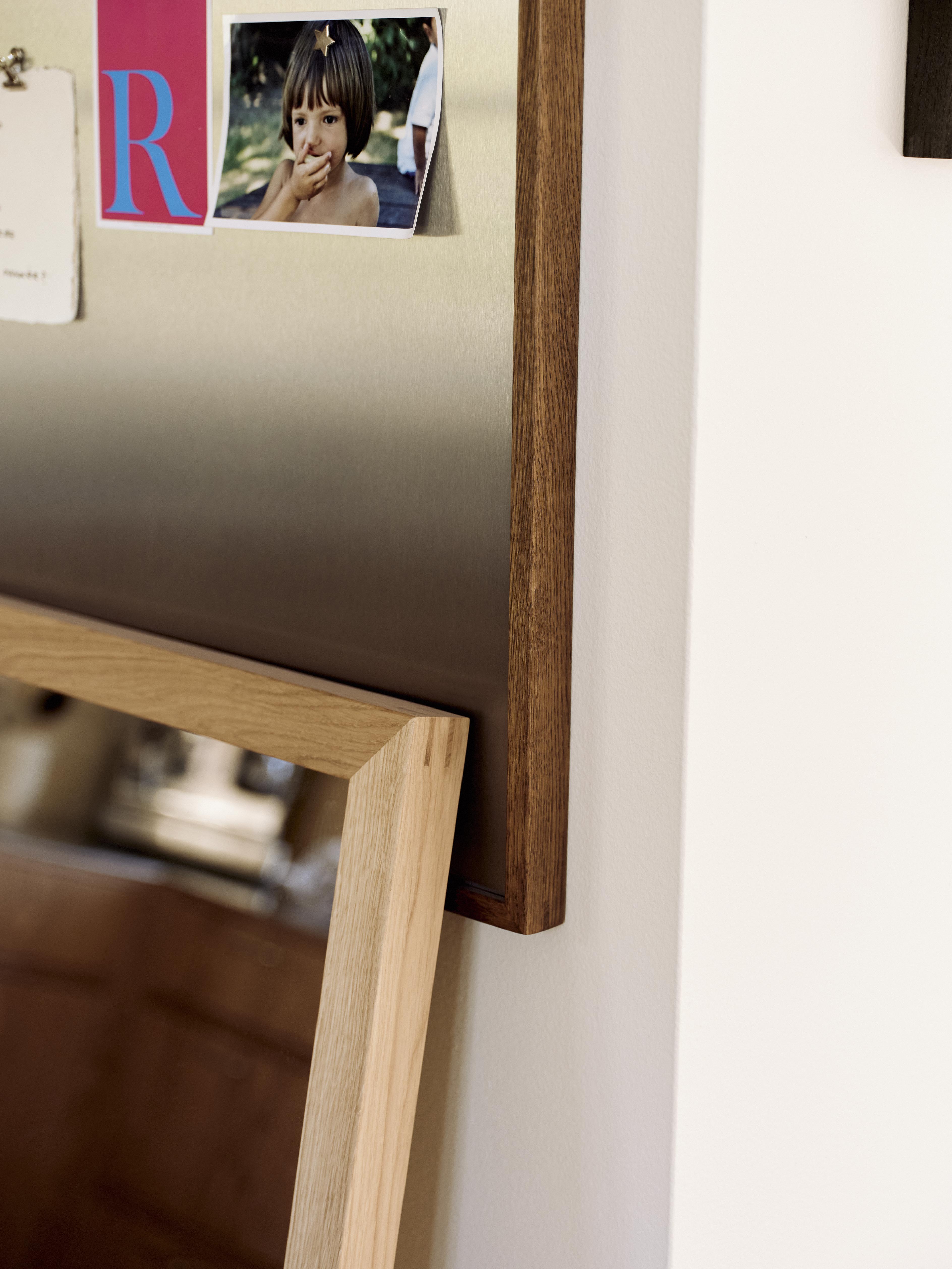 Rahmt-Furniture_MAGNETIC_STEEL_BOARD_DARK_OAK_LOW-RES_012.jpg